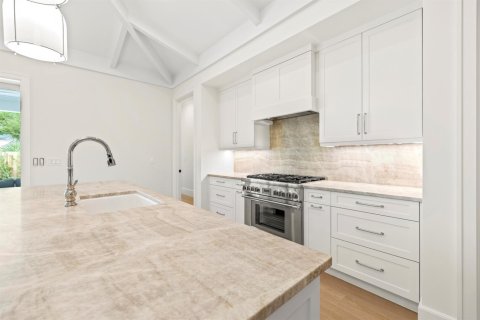 House in Vero Beach, Florida 4 bedrooms, 245.08 sq.m. № 2146288 - photo 19