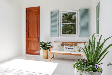 House in Vero Beach, Florida 4 bedrooms, 245.08 sq.m. № 2146288 - photo 5