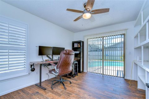 House in Tampa, Florida 4 bedrooms, 209.59 sq.m. № 2198936 - photo 25