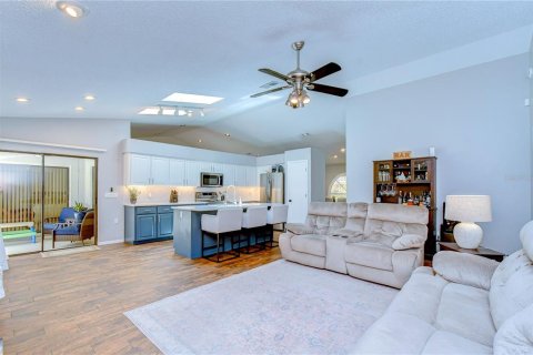 House in Tampa, Florida 4 bedrooms, 209.59 sq.m. № 2198936 - photo 17