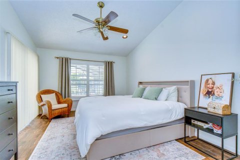House in Tampa, Florida 4 bedrooms, 209.59 sq.m. № 2198936 - photo 20