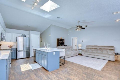 House in Tampa, Florida 4 bedrooms, 209.59 sq.m. № 2198936 - photo 15