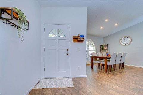 House in Tampa, Florida 4 bedrooms, 209.59 sq.m. № 2198936 - photo 6