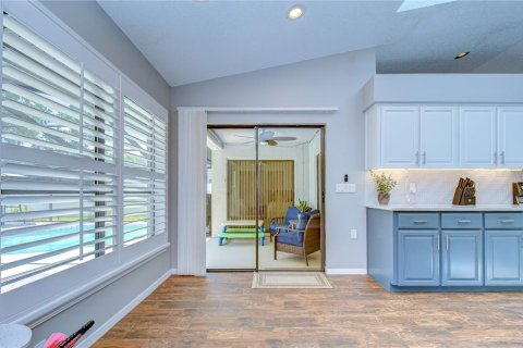 House in Tampa, Florida 4 bedrooms, 209.59 sq.m. № 2198936 - photo 16