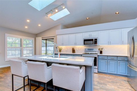 House in Tampa, Florida 4 bedrooms, 209.59 sq.m. № 2198936 - photo 11
