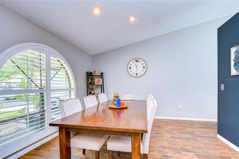 House in Tampa, Florida 4 bedrooms, 209.59 sq.m. № 2198936 - photo 8