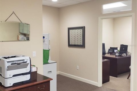 Commercial property in Lutz, Florida 761.8 sq.m. № 2213855 - photo 11