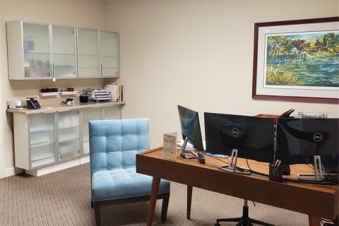 Commercial property in Lutz, Florida 761.8 sq.m. № 2213855 - photo 9