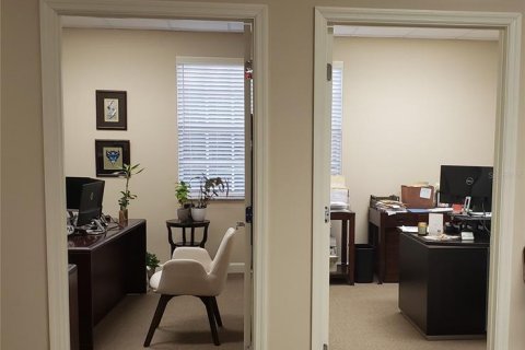 Commercial property in Lutz, Florida 761.8 sq.m. № 2213855 - photo 10