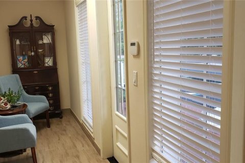 Commercial property in Lutz, Florida 761.8 sq.m. № 2213855 - photo 5