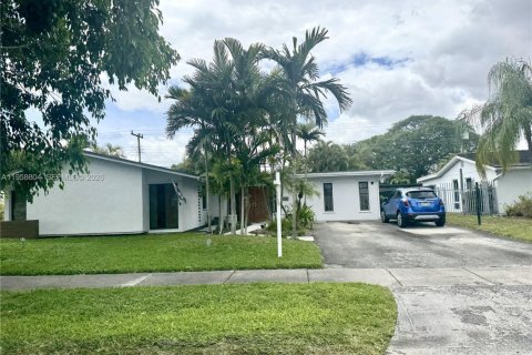Villa ou maison à Miami, Floride 3 chambres, 208.29 m2 № 2080578