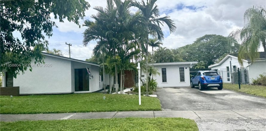 Villa ou maison à Miami, Floride 3 chambres, 208.29 m2 № 2080578