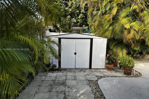 Villa ou maison à vendre à Miami, Floride: 3 chambres, 208.29 m2 № 2080578 - photo 28