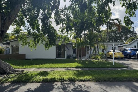 Villa ou maison à vendre à Miami, Floride: 3 chambres, 208.29 m2 № 2080578 - photo 30