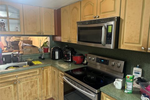 Снять в аренду виллу или дом в Хайалиа, Флорида 4 спальни, 195.09м2, № 1950532 - фото 9