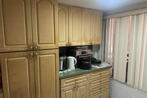 Снять в аренду виллу или дом в Хайалиа, Флорида 4 спальни, 195.09м2, № 1950532 - фото 12