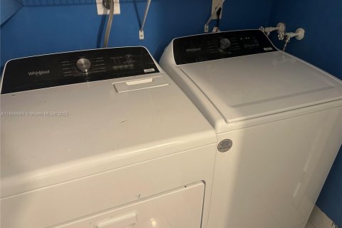 Снять в аренду виллу или дом в Хайалиа, Флорида 4 спальни, 195.09м2, № 1950532 - фото 11