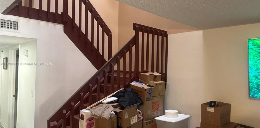 Дом в Хайалиа, Флорида 4 спальни, 195.09м2 № 1950532