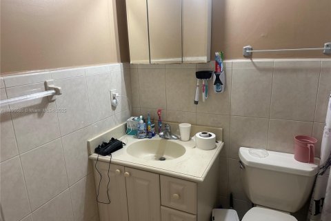 Снять в аренду виллу или дом в Хайалиа, Флорида 4 спальни, 195.09м2, № 1950532 - фото 5