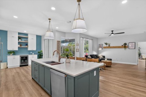 Casa en venta en Lakewood Ranch, Florida, 4 dormitorios, 217.39 m2 № 2401015 - foto 13