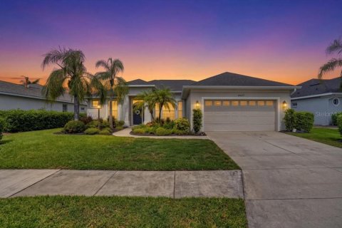 Casa en venta en Lakewood Ranch, Florida, 4 dormitorios, 217.39 m2 № 2401015 - foto 3
