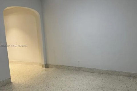 Propiedad comercial en venta en Miami, Florida, 414.72 m2 № 1882352 - foto 14