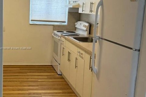 Propiedad comercial en venta en Miami, Florida, 414.72 m2 № 1882352 - foto 7