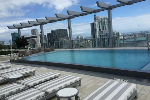 Condominio en venta en Miami, Florida, 1 dormitorio, 90.77 m2 № 1865436 - foto 16