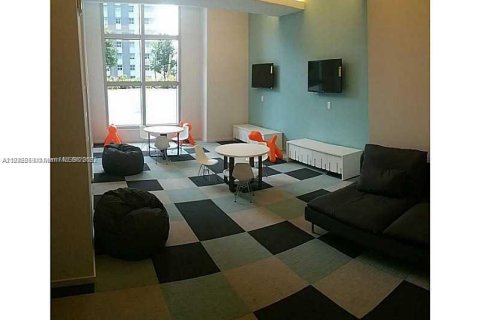 Condominio en venta en Miami, Florida, 1 dormitorio, 90.77 m2 № 1865436 - foto 10