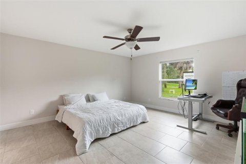 House in North Port, Florida 3 bedrooms, 133.5 sq.m. № 2210199 - photo 16