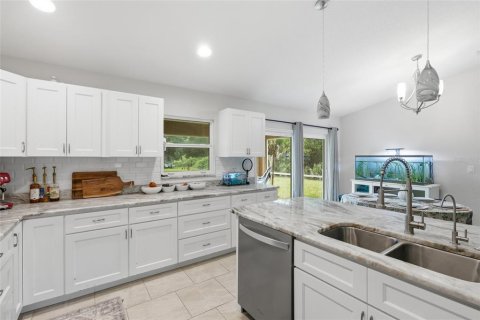 House in North Port, Florida 3 bedrooms, 133.5 sq.m. № 2210199 - photo 10