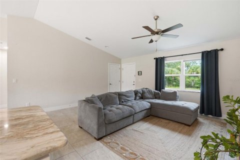 House in North Port, Florida 3 bedrooms, 133.5 sq.m. № 2210199 - photo 7