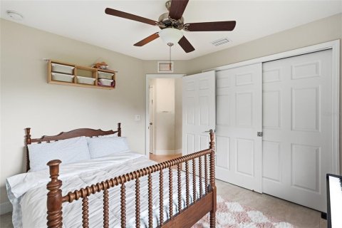 House in North Port, Florida 3 bedrooms, 133.5 sq.m. № 2210199 - photo 26