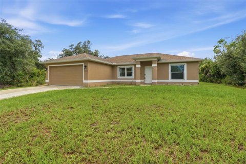 House in North Port, Florida 3 bedrooms, 133.5 sq.m. № 2210199 - photo 2