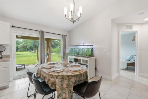 House in North Port, Florida 3 bedrooms, 133.5 sq.m. № 2210199 - photo 14