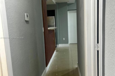 Casa en alquiler en West Park, Florida, 4 dormitorios, 102.19 m2 № 2019564 - foto 18