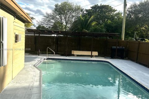 Casa en alquiler en West Park, Florida, 4 dormitorios, 102.19 m2 № 2019564 - foto 22