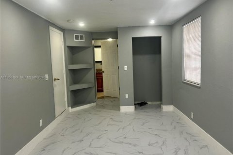 Casa en alquiler en West Park, Florida, 4 dormitorios, 102.19 m2 № 2019564 - foto 10