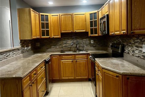 Casa en alquiler en West Park, Florida, 4 dormitorios, 102.19 m2 № 2019564 - foto 3