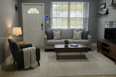 Casa en alquiler en West Park, Florida, 4 dormitorios, 102.19 m2 № 2019564 - foto 9