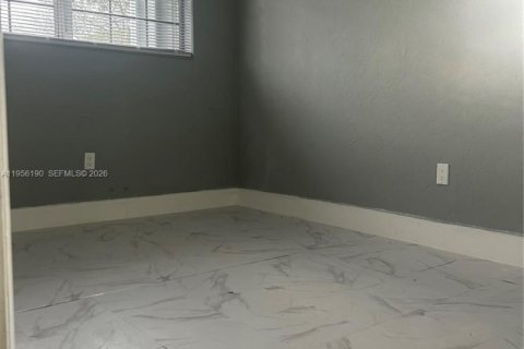 Casa en alquiler en West Park, Florida, 4 dormitorios, 102.19 m2 № 2019564 - foto 5