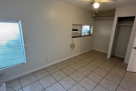 Casa en alquiler en Fort Lauderdale, Florida, 1 dormitorio, 221.94 m2 № 2085476 - foto 7