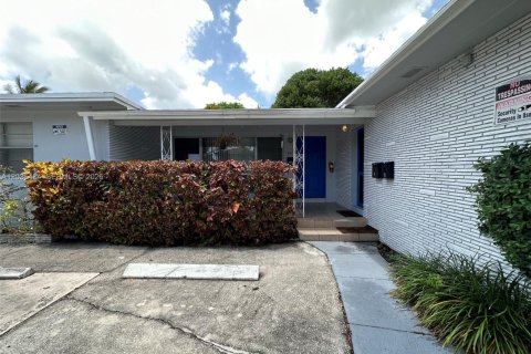 Casa en Fort Lauderdale, Florida 1 dormitorio, 221.94 m2 № 2085476