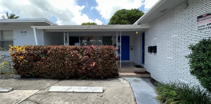Casa en Fort Lauderdale, Florida 1 dormitorio, 221.94 m2 № 2085476
