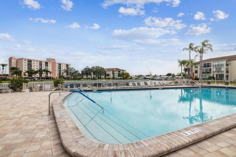 Condominio en venta en Clearwater, Florida, 1 dormitorio, 81.29 m2 № 1888591 - foto 23