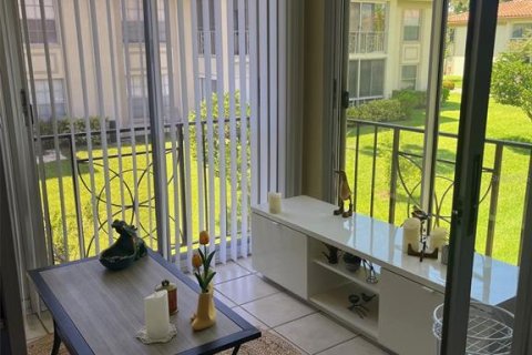 Condo in Clearwater, Florida, 1 bedroom  № 1888591 - photo 6