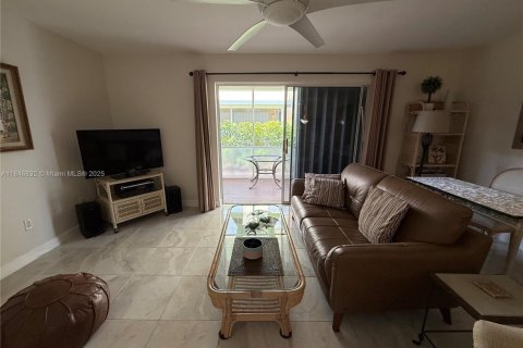 Touwnhouse à vendre à Hypoluxo, Floride: 2 chambres, 104.79 m2 № 1936799 - photo 11