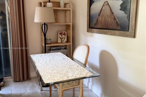 Touwnhouse à vendre à Hypoluxo, Floride: 2 chambres, 104.79 m2 № 1936799 - photo 9