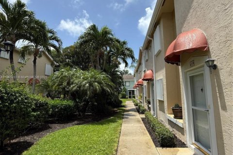 Touwnhouse à vendre à Hypoluxo, Floride: 2 chambres, 104.79 m2 № 1936799 - photo 4