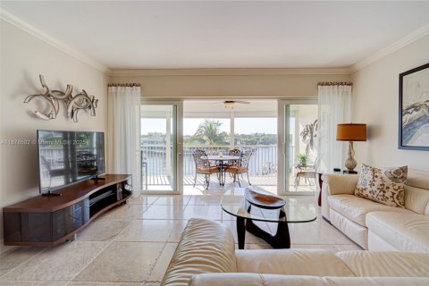 Condo in Deerfield Beach, Florida, 2 bedrooms № 1981044 - photo 15